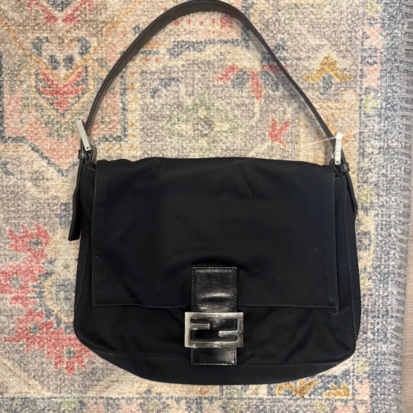 💯 FENDI BAGUETTE Black Cloth Shoulder Bag - Picture 14 of 15